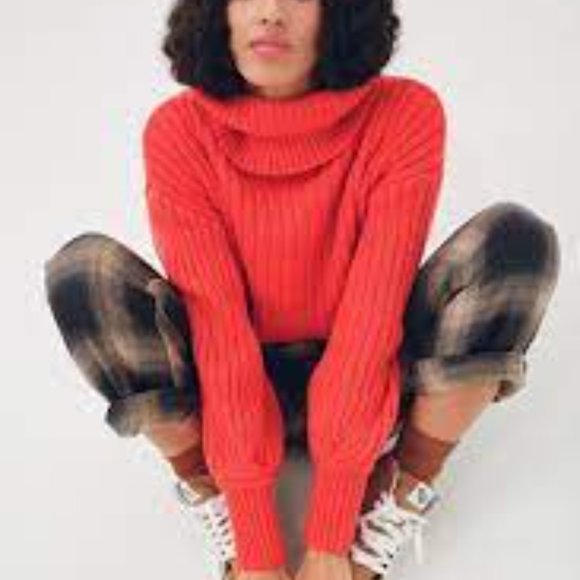 Urban Outfitters Mia Turtleneck Cropped Sweater - Picture 3 of 5